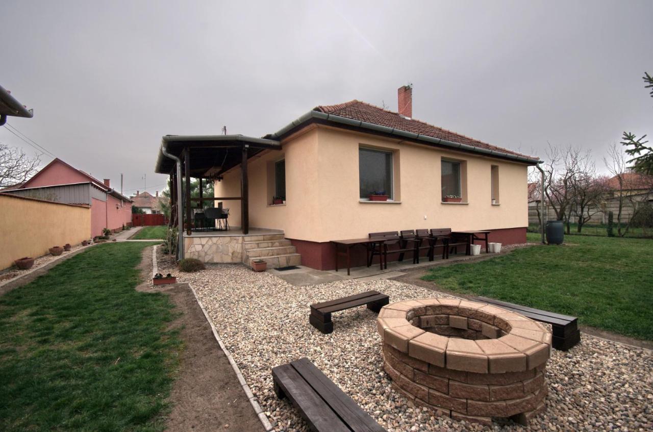Bodza Apartman Gyula Exterior foto